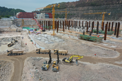 深圳地鐵12號線工程建設(shè)駛?cè)肟燔嚨溃┕と嫣崴僦Τ鞘薪煌ㄉ?></a></div>
<div   id=